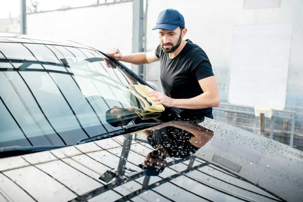 Maintaining Your Auto Glass