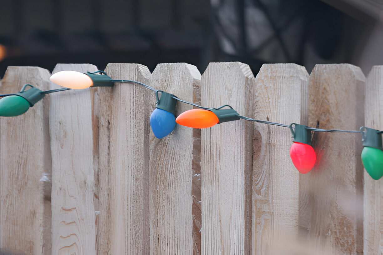 your 5 creative ways to transform backyard fence into a work of art