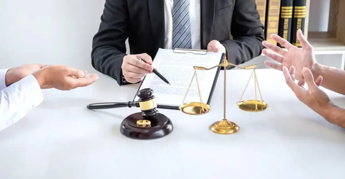 lawyer mediating divorce discussion between separated couple